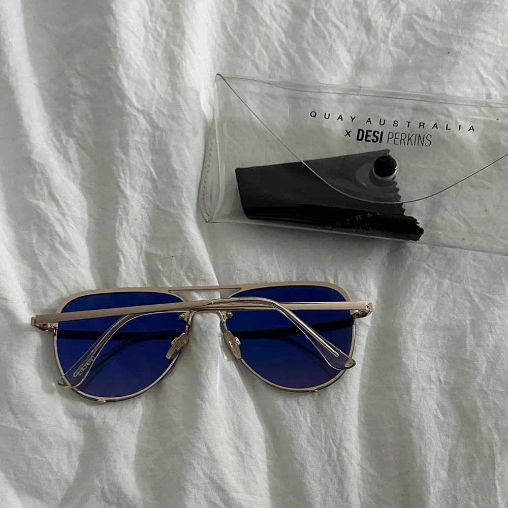 Quay Australia X Desi Perkins High Key Mini Blue Frameless Aviator Sunglasses - Picture 6 of 7